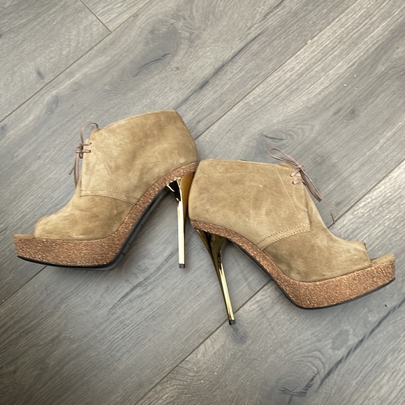 Burberry Darfield 100 Peep Toe Boot - Picture 3 of 5
